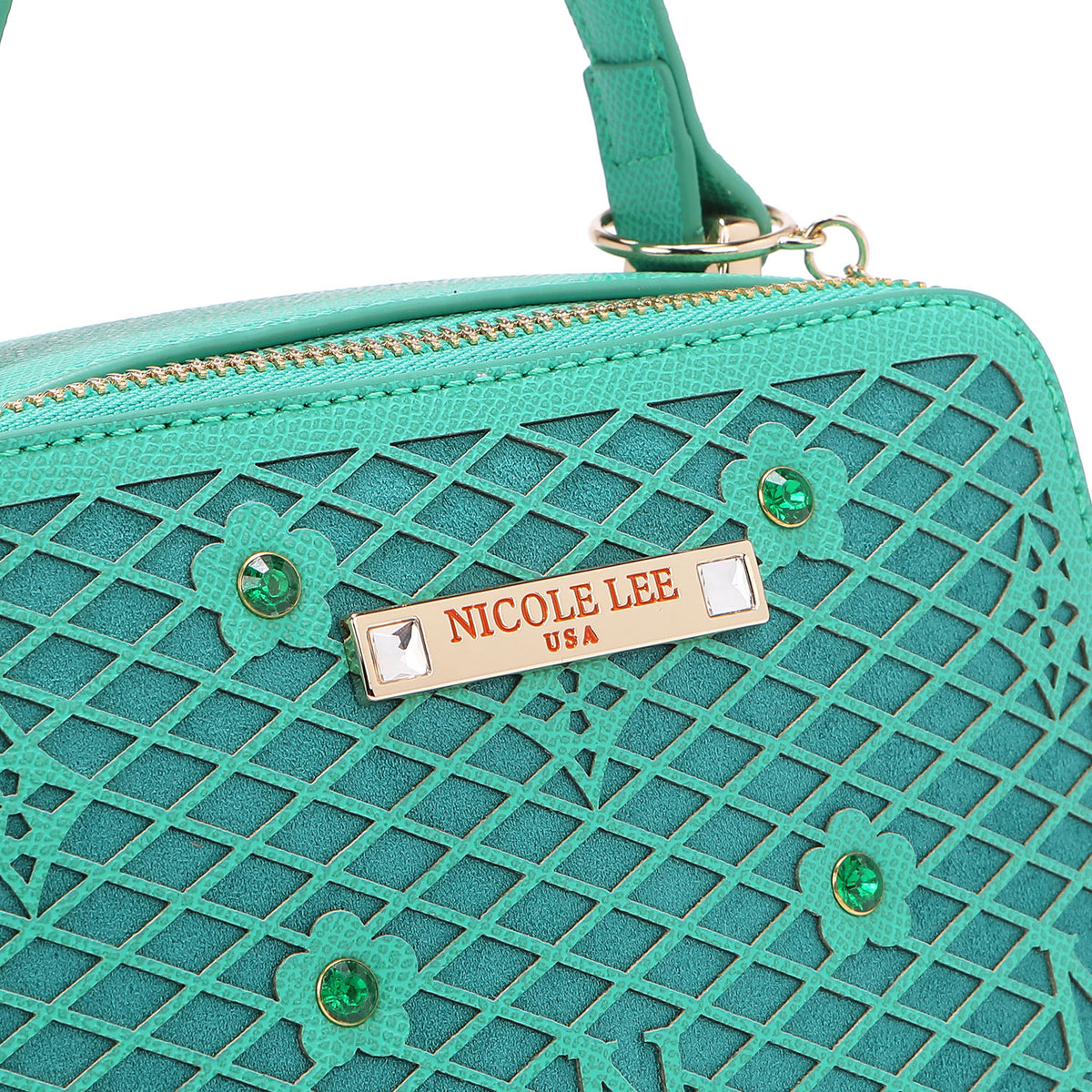 CLOSER LOOK TO THE NICOLE LEE FRONT PLAQUE.