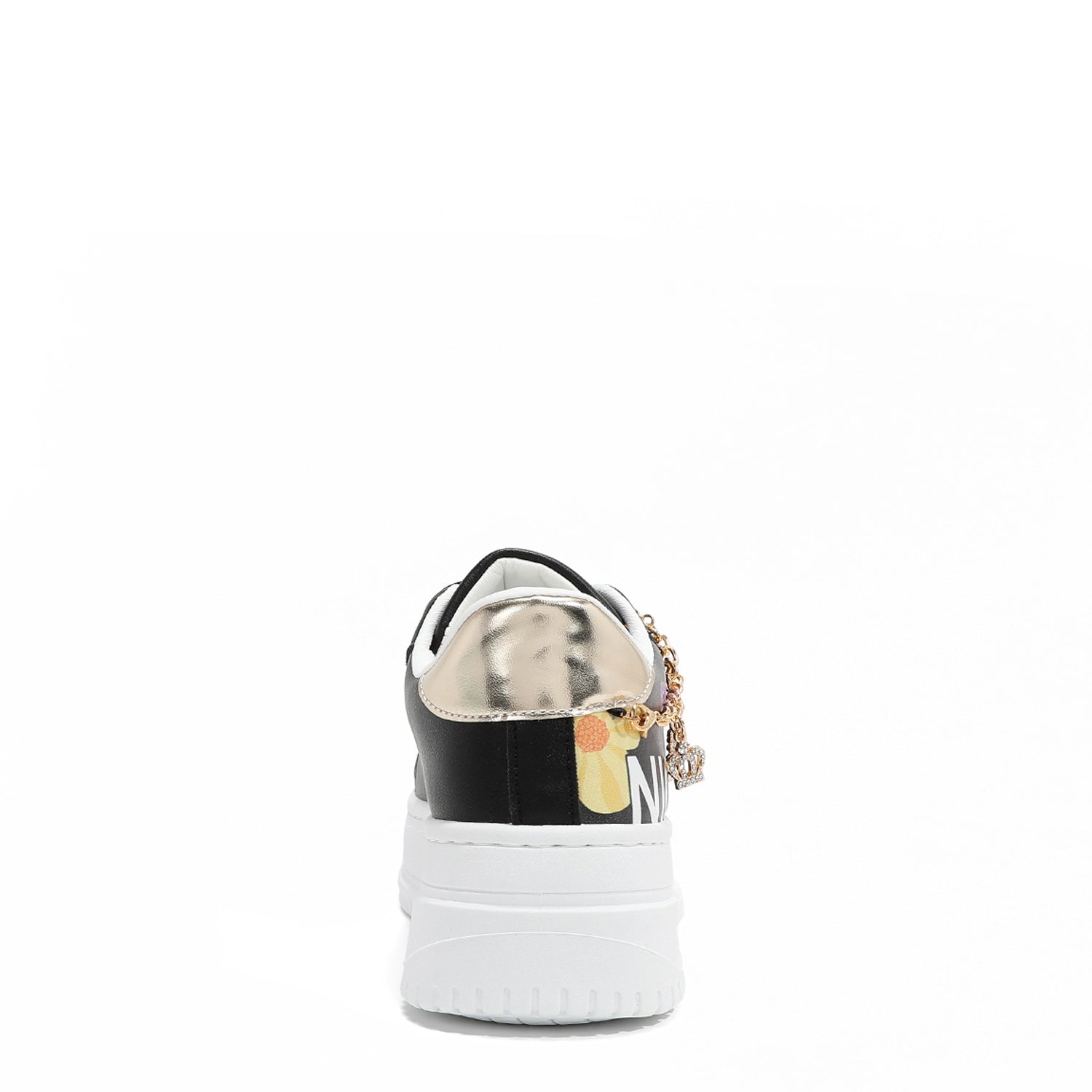 Fashion Charm Sneakers Embellished with Detachable Shoe Charm with
