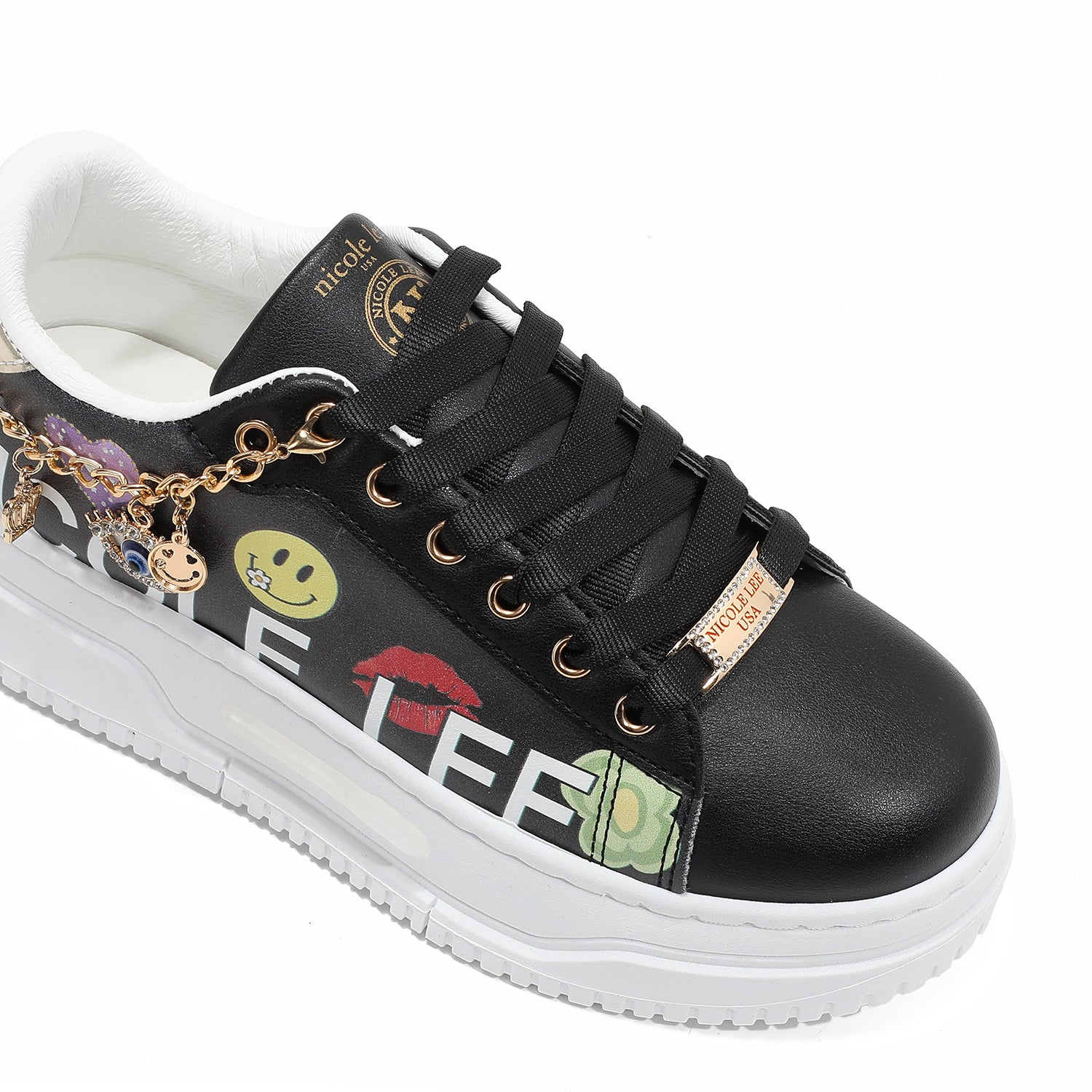 Fashion Charm Sneakers Embellished with Detachable Shoe Charm with