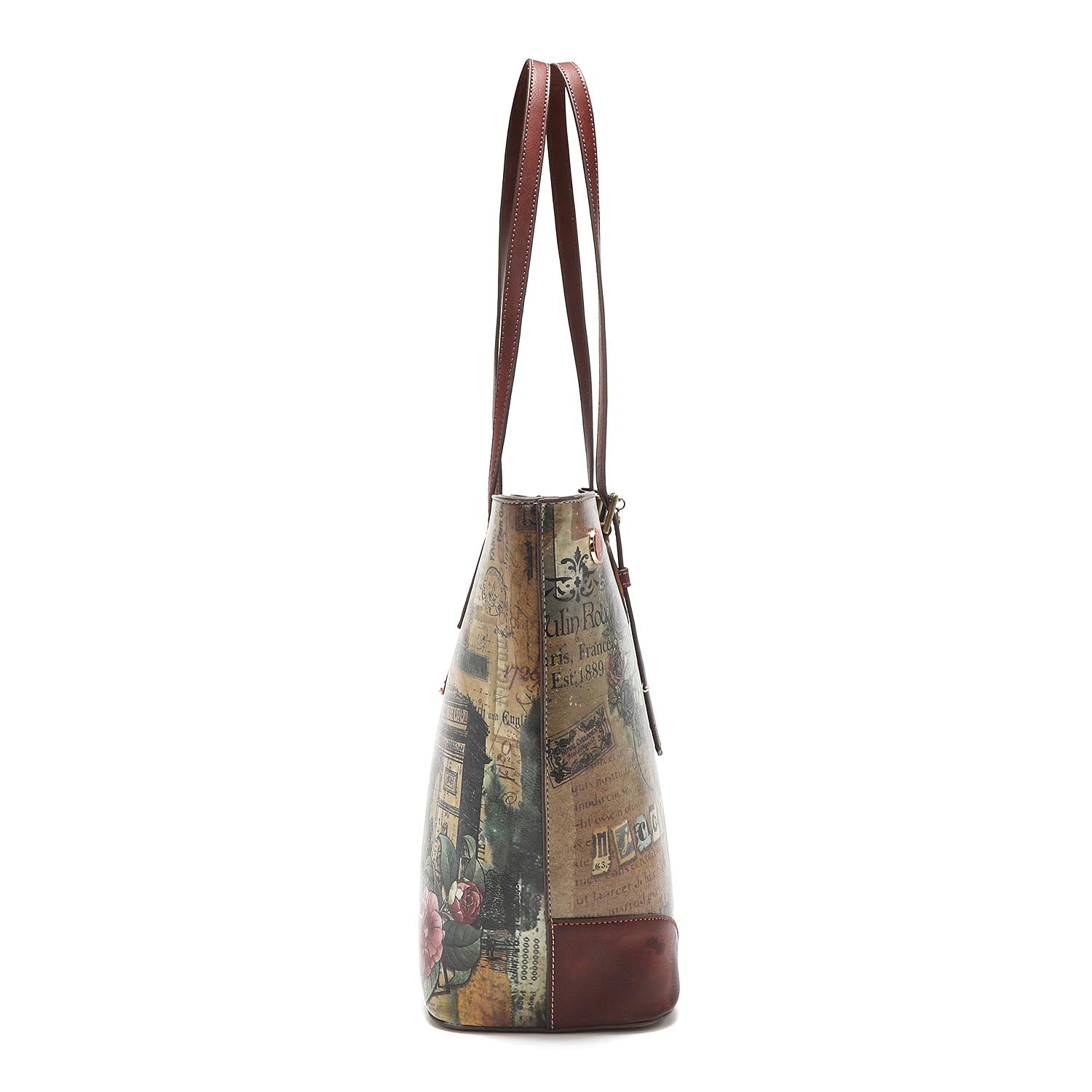 PARIS FASHION WEEK SHOPPER